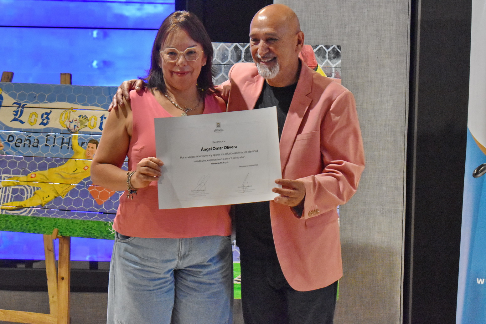 Reconocimiento legislativo al artista Ángel Omar Olivera por su muestra “Lio Mundial”